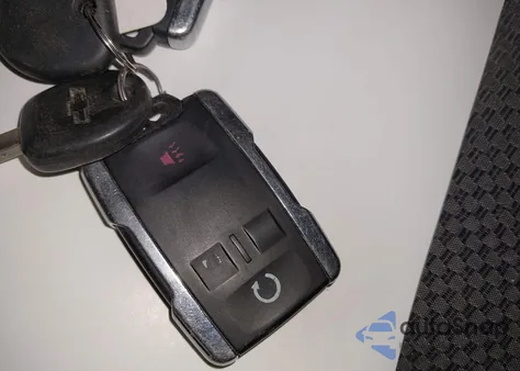 2015 Chevrolet Silverado 1500 1Lt z USA, uszkodzony, nr VIN 1GCVKREC3FZ348399